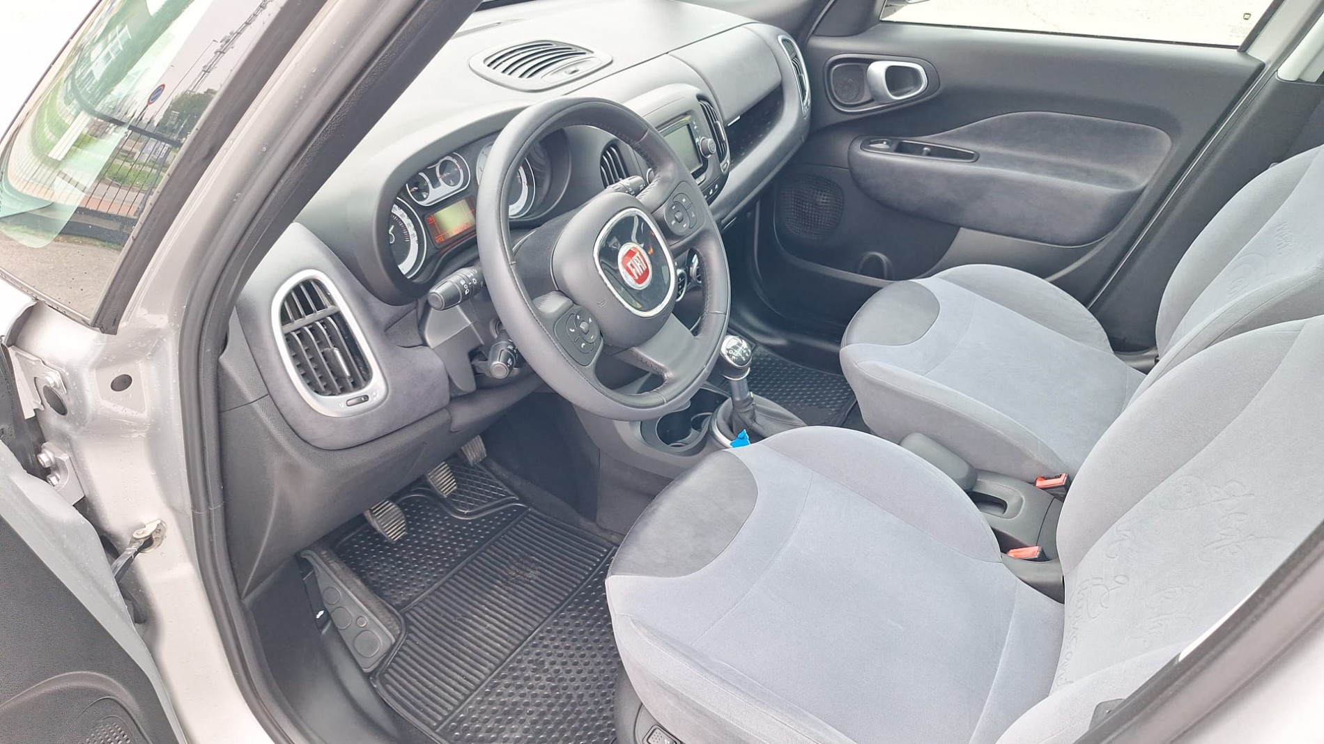 FIAT 500L 1.6 MJT 105CV LOUNGE ANCHE NEOPATENTATO!!!!!