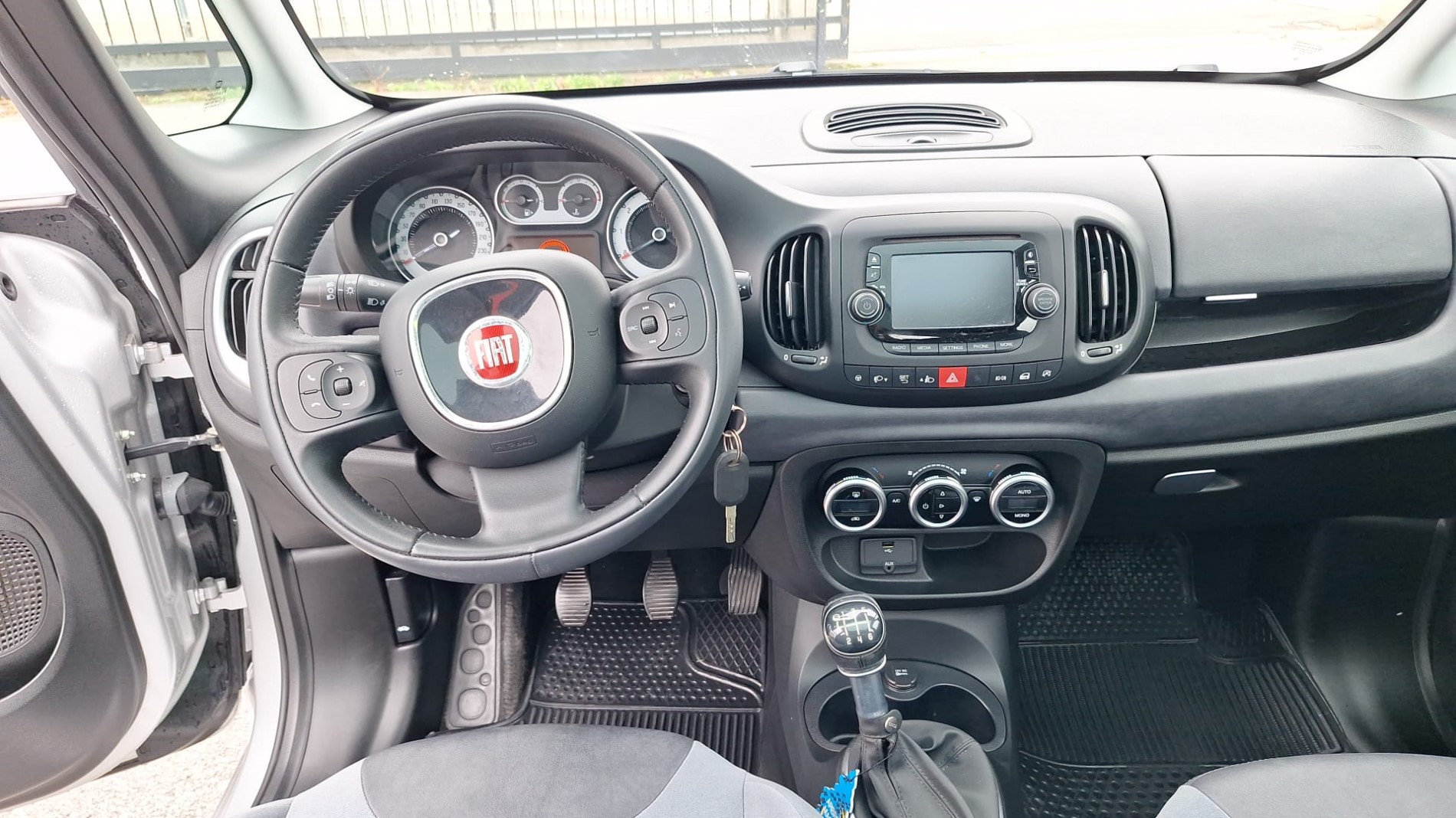 FIAT 500L 1.6 MJT 105CV LOUNGE ANCHE NEOPATENTATO!!!!!