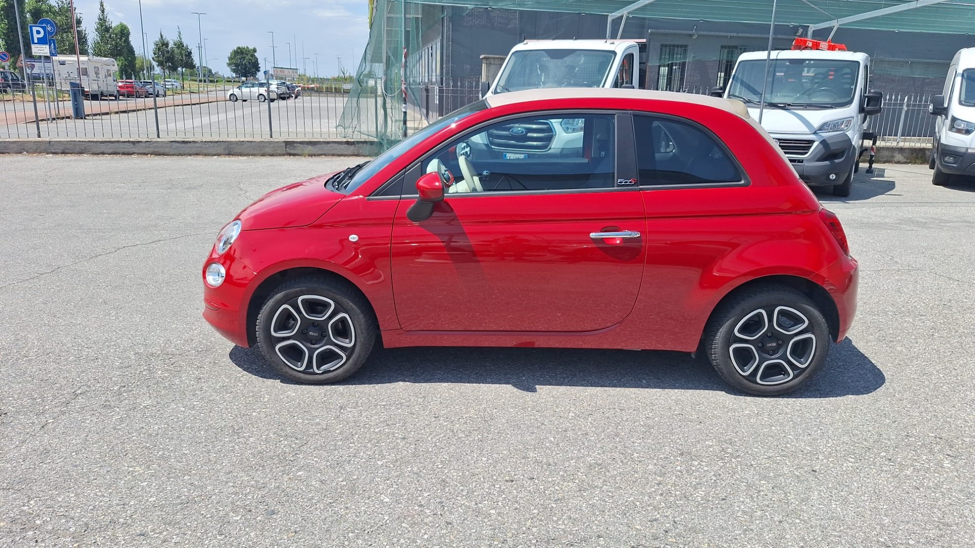 Fiat 500 C 1.0 Hybrid Red SOLI 32.000 KM!!!