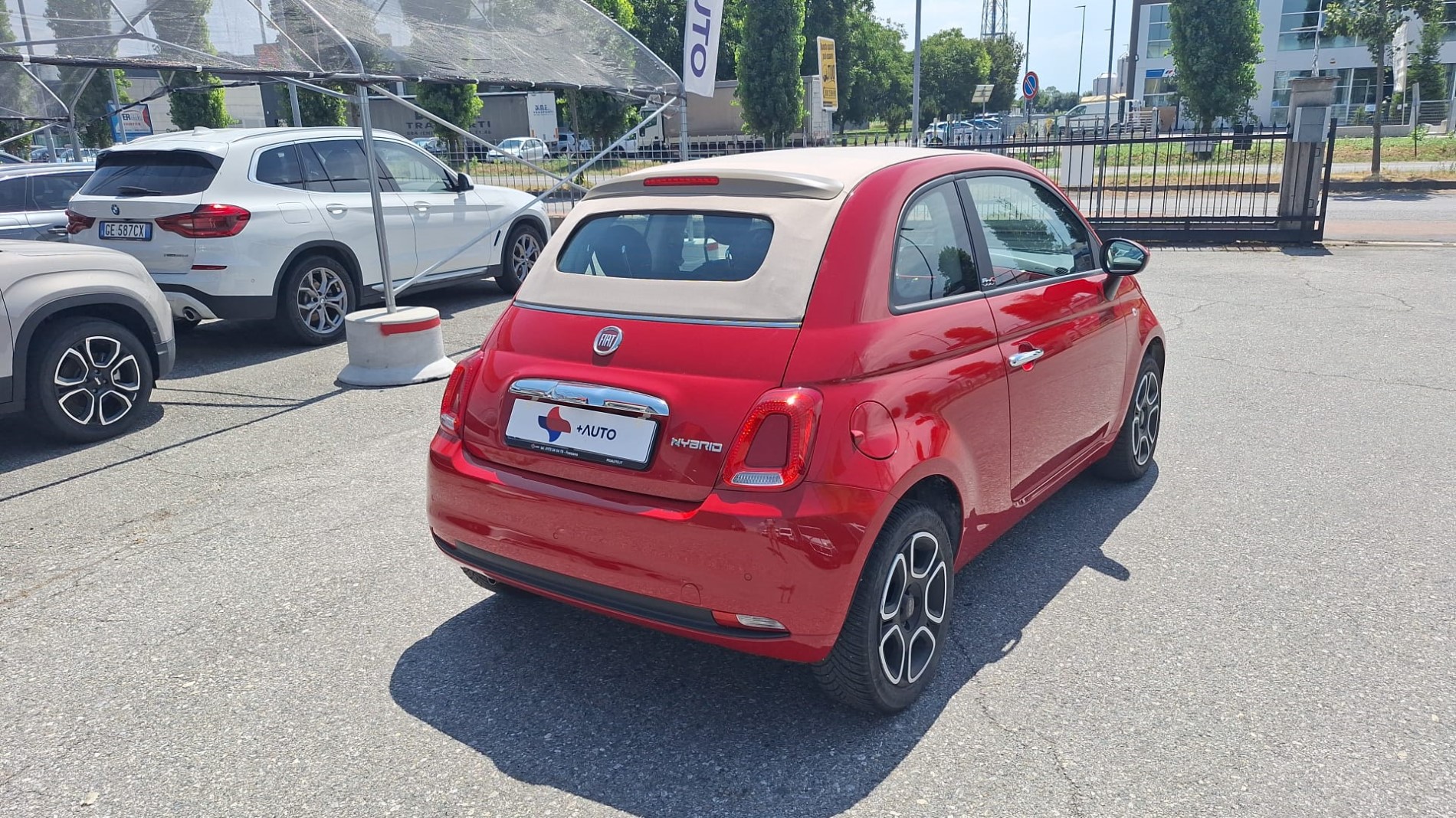 Fiat 500 C 1.0 Hybrid Red SOLI 32.000 KM!!!