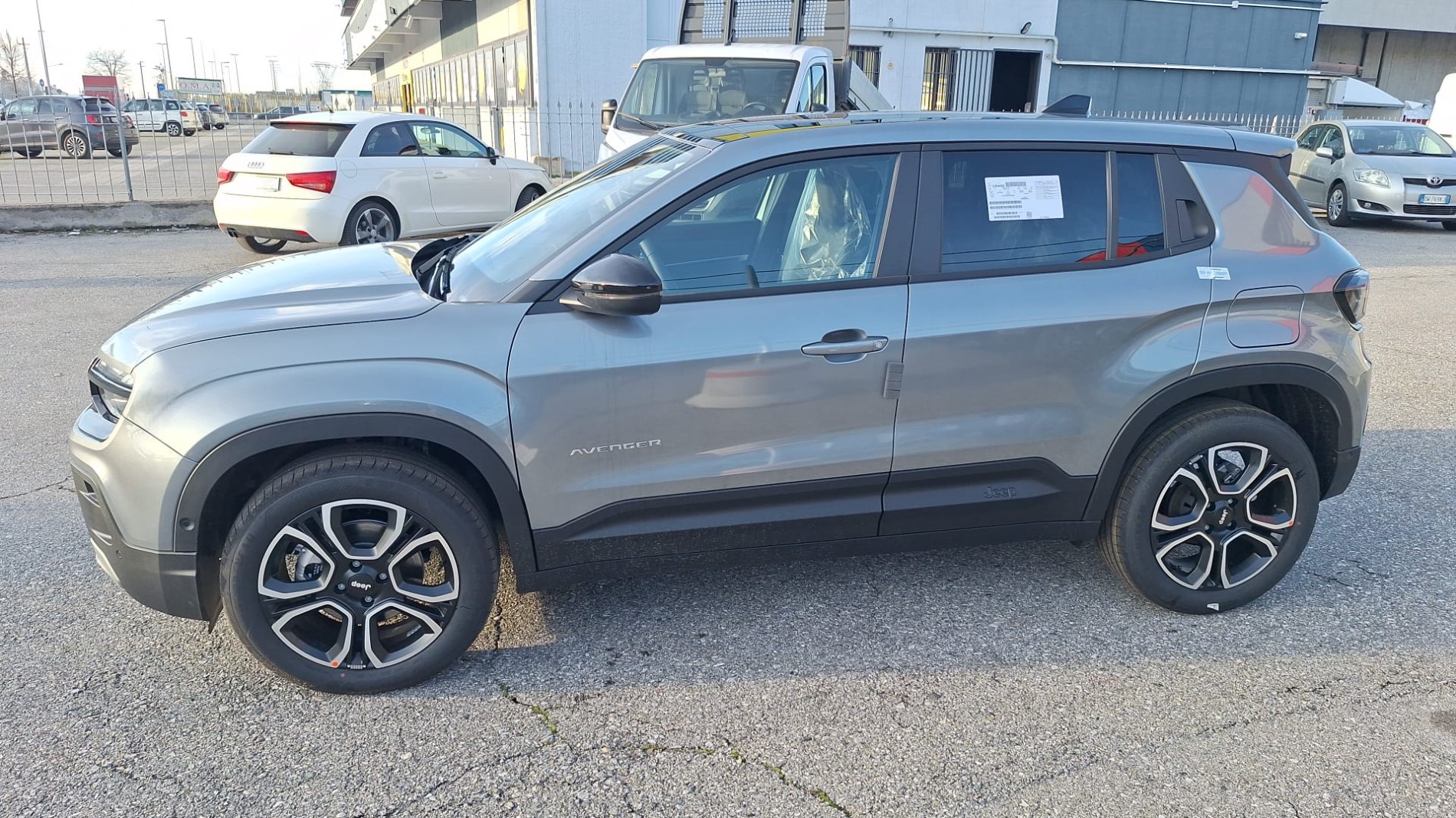 Jeep Avenger 1.2 Turbo 100 CV MHEV Summit