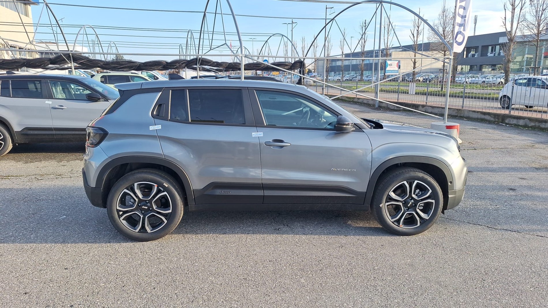 Jeep Avenger 1.2 Turbo 100 CV MHEV Summit