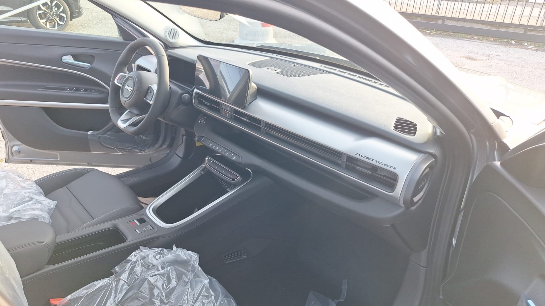 Jeep Avenger 1.2 Turbo 100 CV MHEV Summit