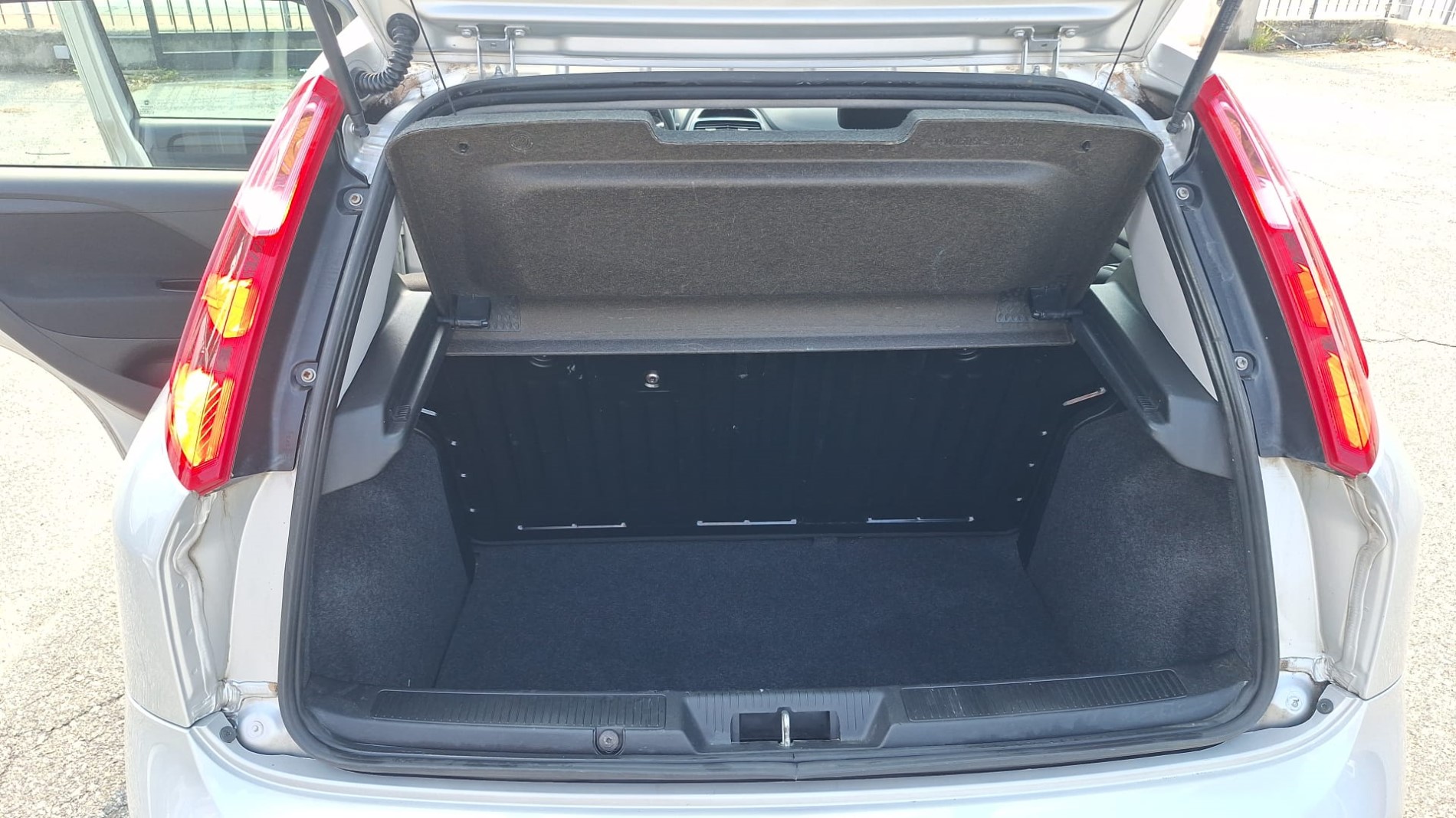 FIAT GRANDE PUNTO 1.2 BENZINA 5 PORTE