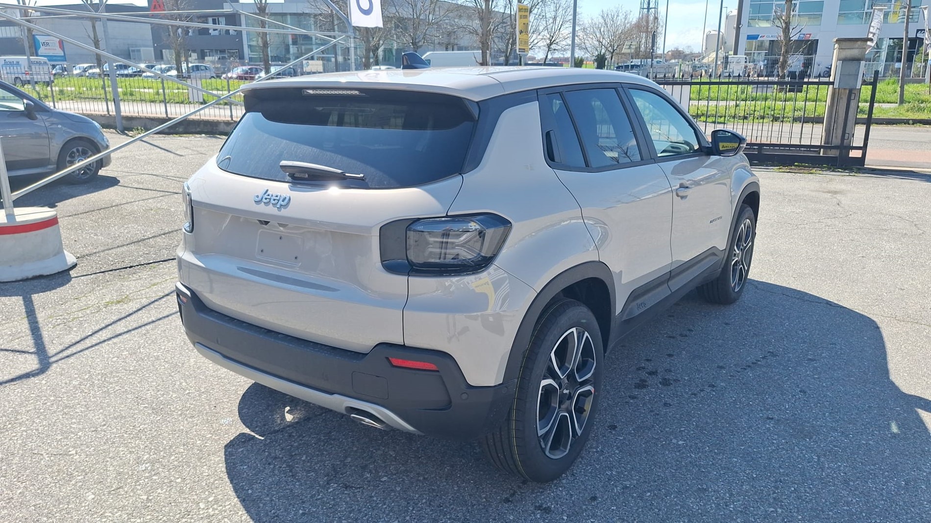 Jeep Avenger 1.2 Turbo 100 CV MHEV Summit