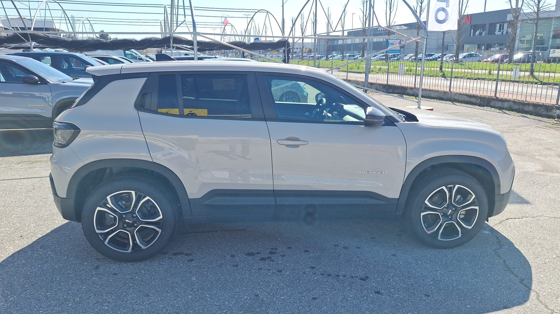 Jeep Avenger 1.2 Turbo 100 CV MHEV Summit