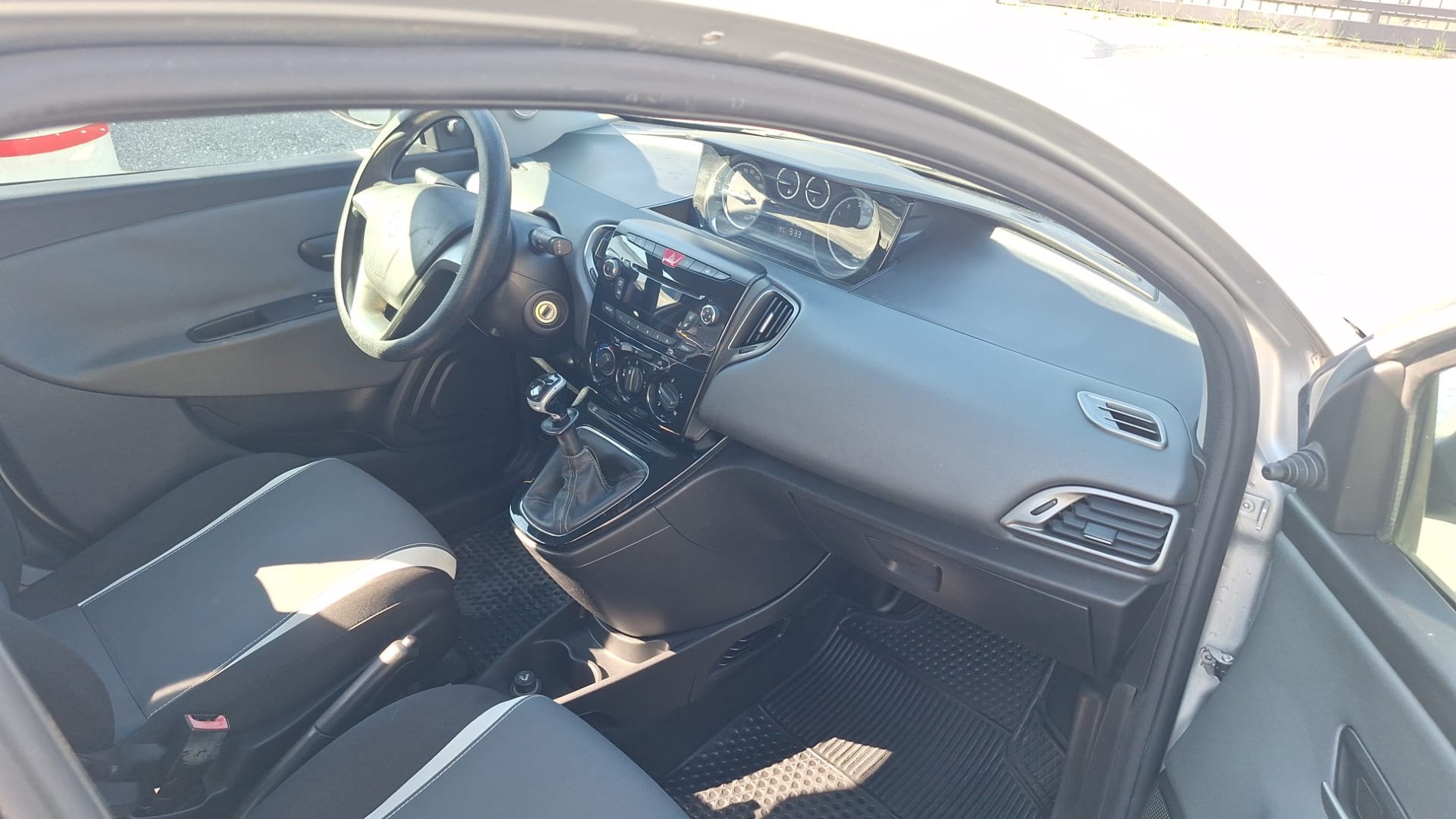 LANCIA YPSILON 1.2 BENZINA 