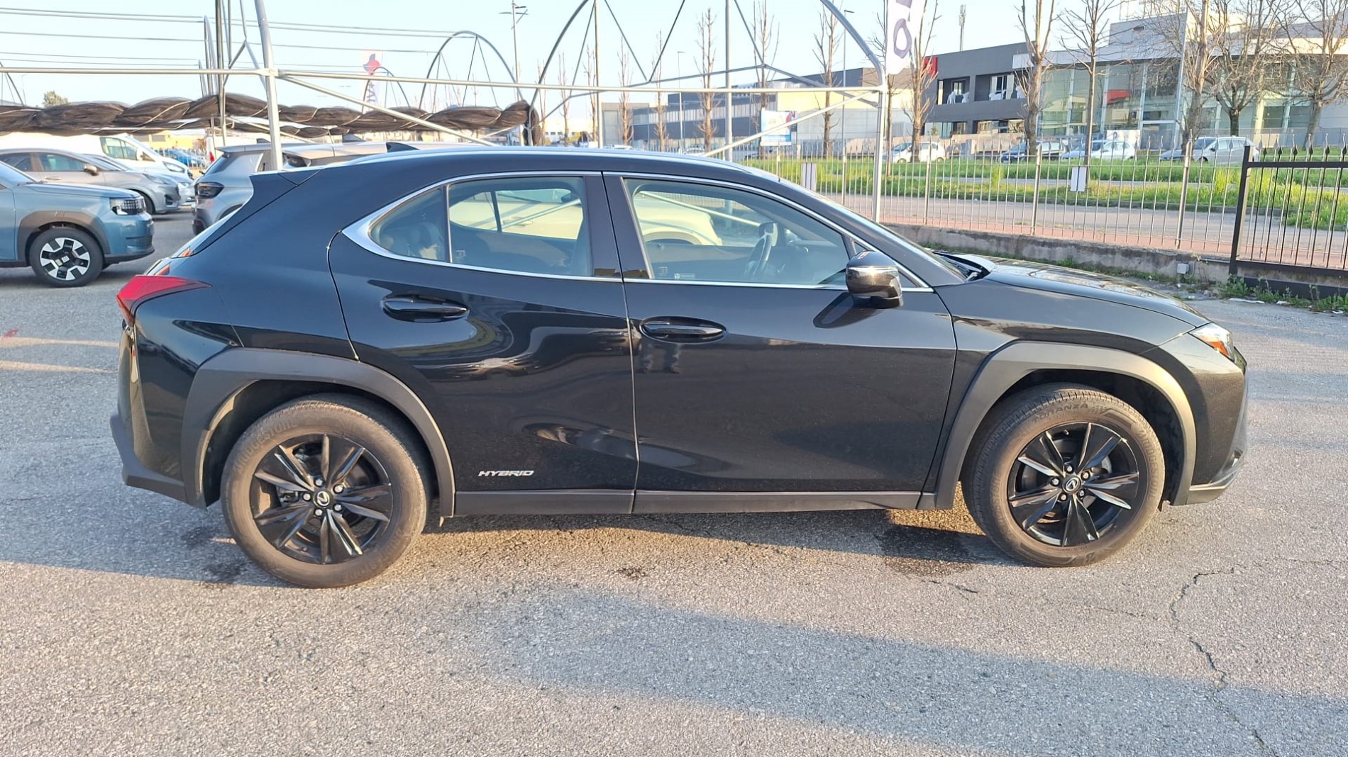 LEXUS UX 250H 2.0 BUSINESS 2WD