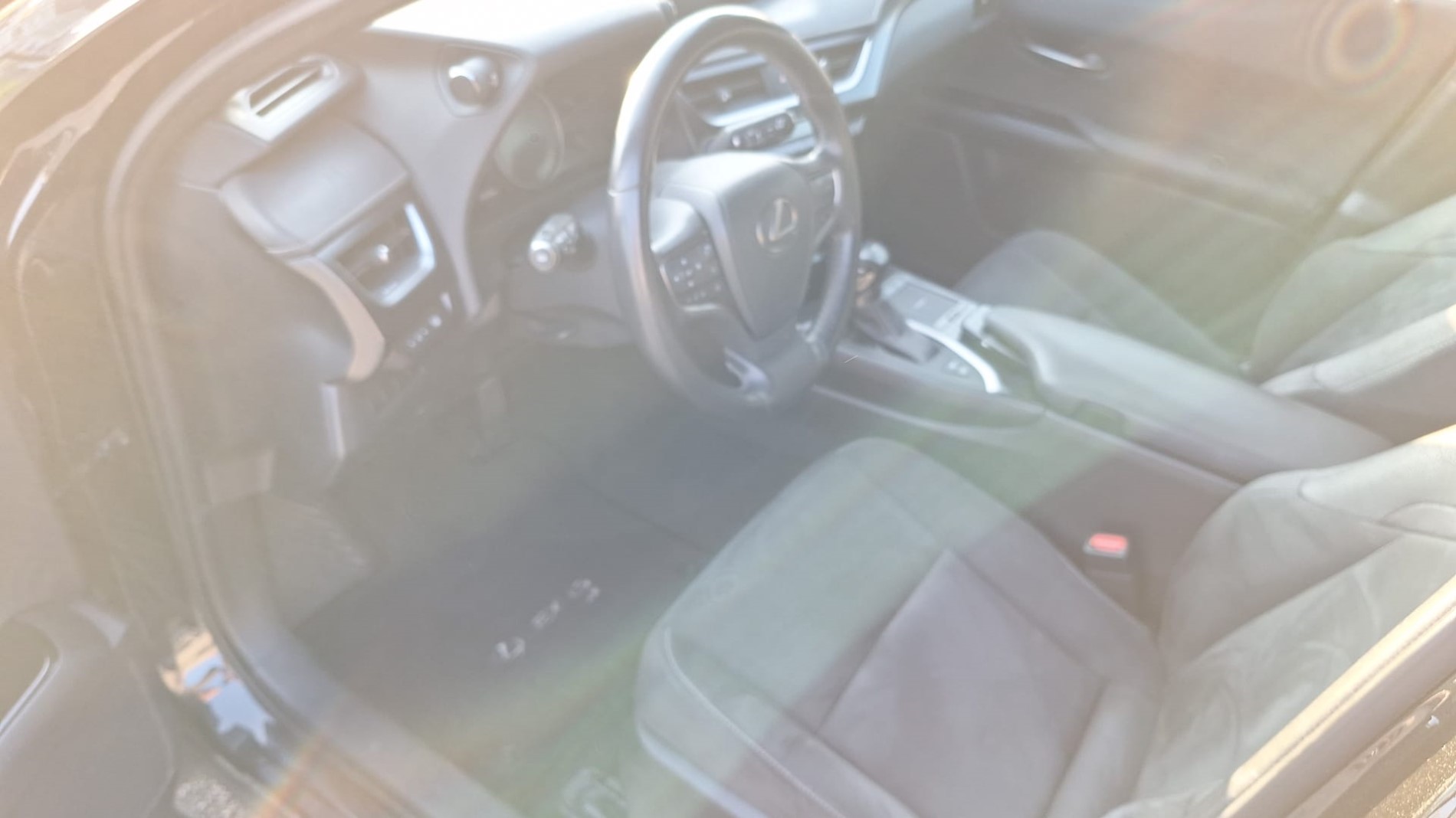 LEXUS UX 250H 2.0 BUSINESS 2WD