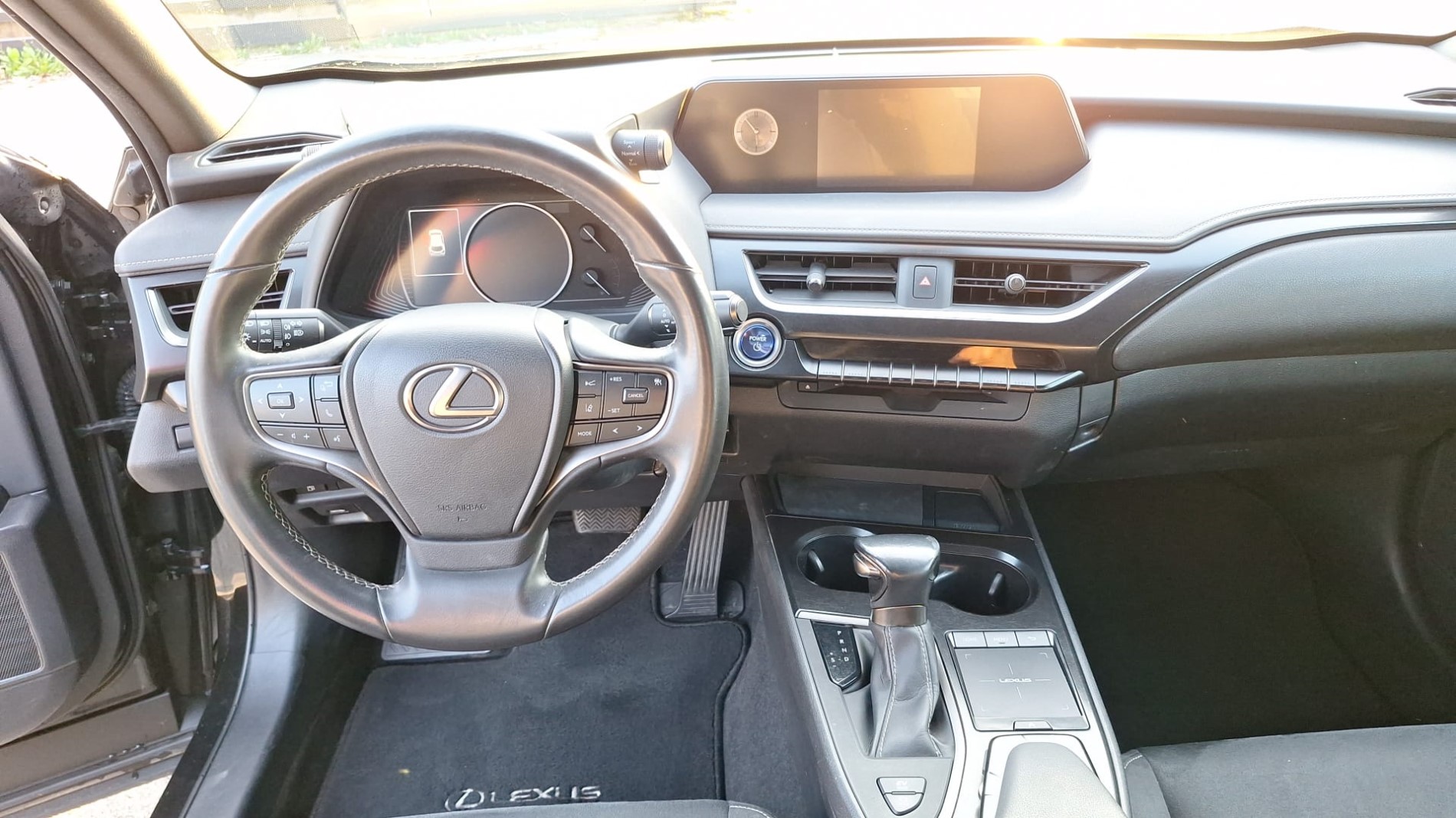 LEXUS UX 250H 2.0 BUSINESS 2WD