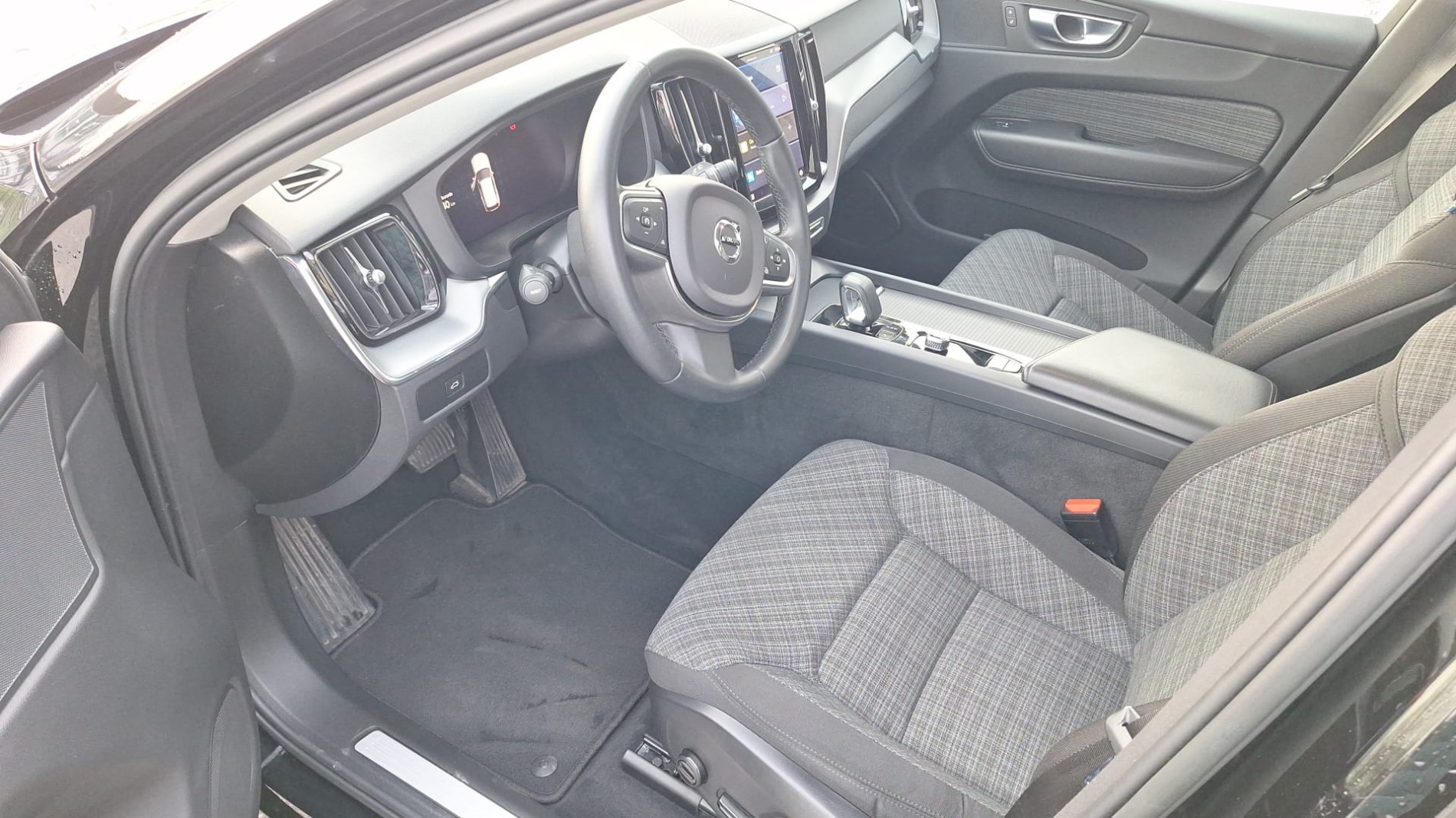 VOLVO XC 60 2.0 B4 AWD